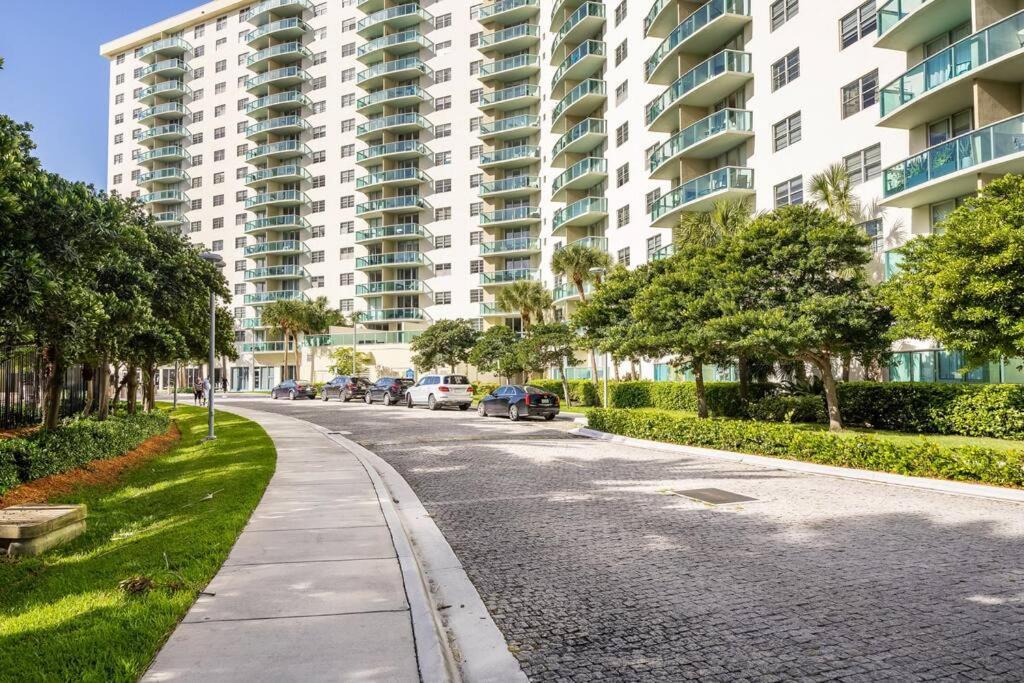 Ocean Reserve Sunny Isles 11Th Str-02330 Leilighet Miami Beach Eksteriør bilde